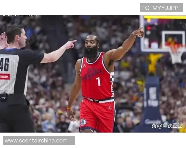 哈登在本赛季的表现引发球迷争议：场均得分下滑明显！