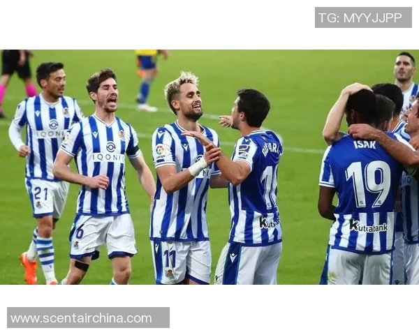 皇家社会宣布与主帅续约，决心在下赛季赢得西甲冠军