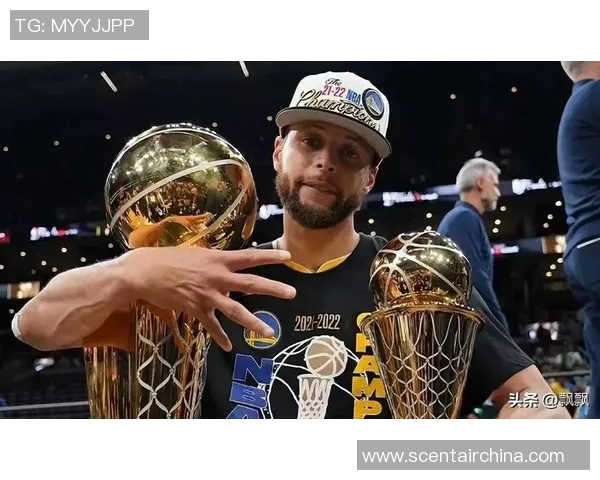 勇士队总决赛再度战胜热火队,成功问鼎冠军 勇士队总决赛再度战胜热火队,成功问鼎冠军