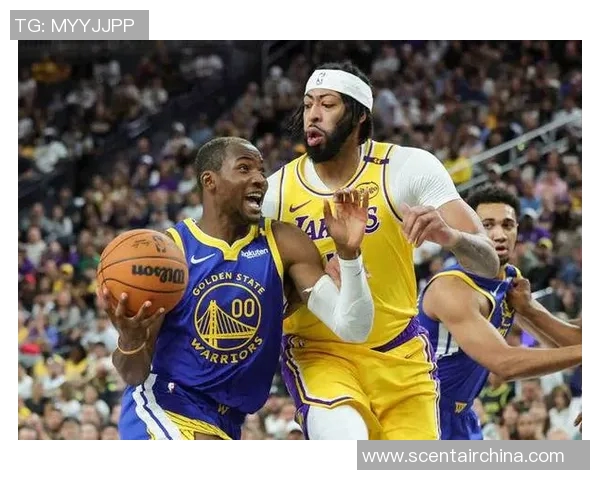 库里率队豪取八连胜，勇士依旧领跑西部榜首